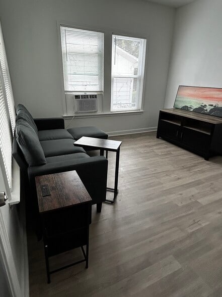 Livingroom - 2809 7th St SW