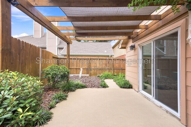 Building Photo - 7239 N Hearthstone Green Dr