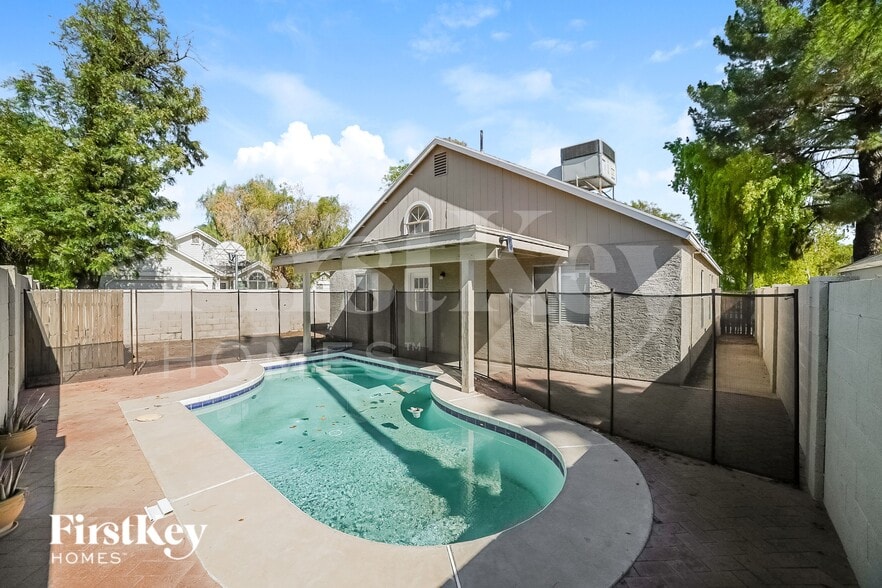 Building Photo - 5057 W Chicago Cir S