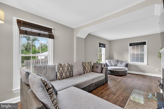 Building Photo - 9824 Old Fort Rd