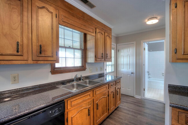 Building Photo - 407 Alice Ct