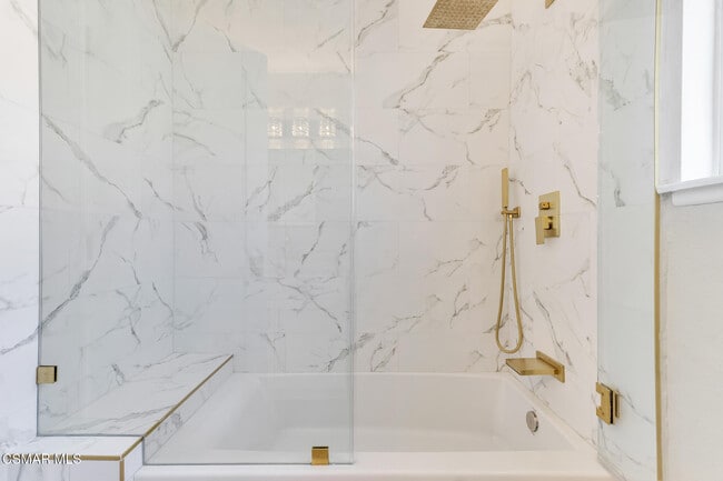 Building Photo - 24739 Vía Madera