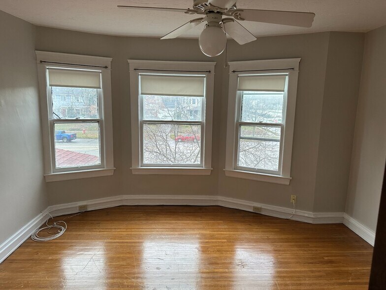 Bedroom 1 - 1141 Lakeland Ave