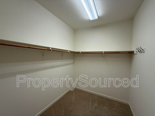 Building Photo - 333 Catmint St