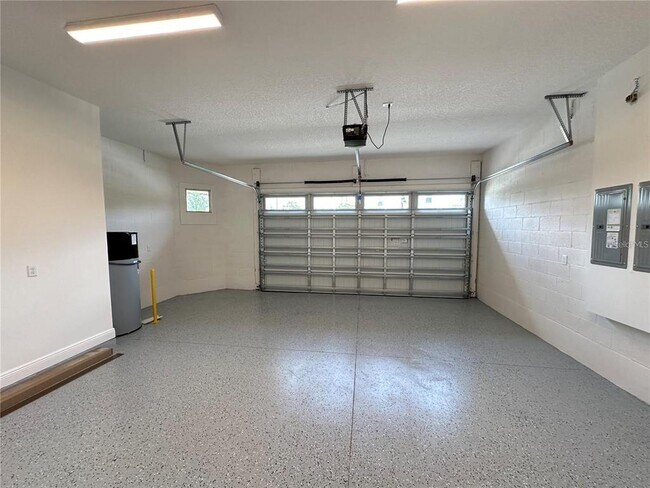 Building Photo - 13124 Weaver Ave