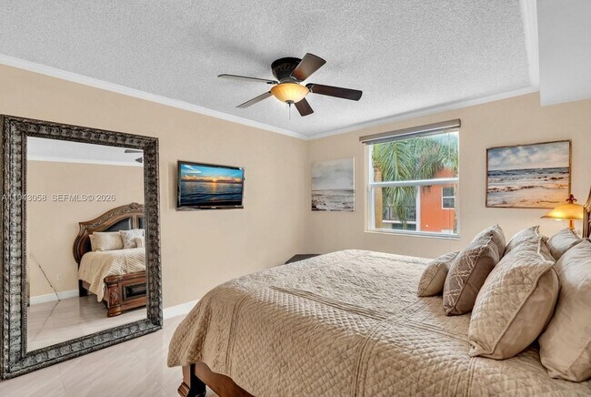 Building Photo - 17100 N Bay Rd