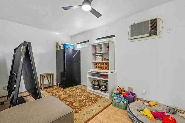 Building Photo - Single-Story 3 Bedroom Home in Quiet El Do...