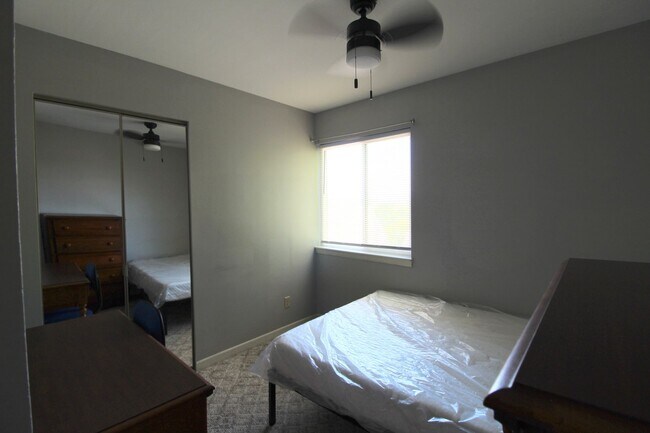 Building Photo - 1330 Hunters Rd