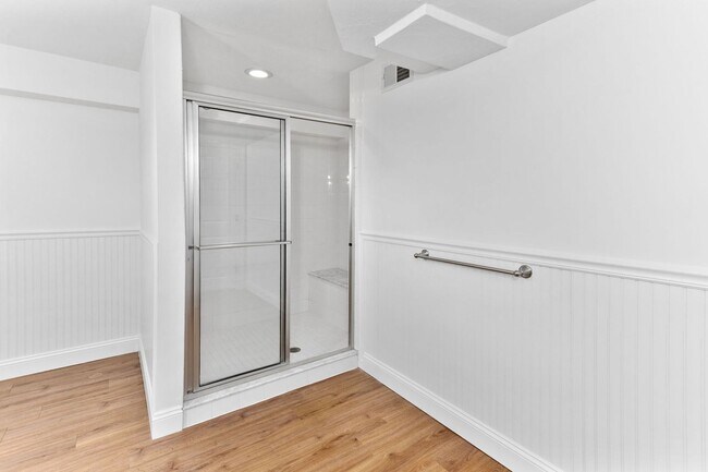 Building Photo - 5 Neff Dr