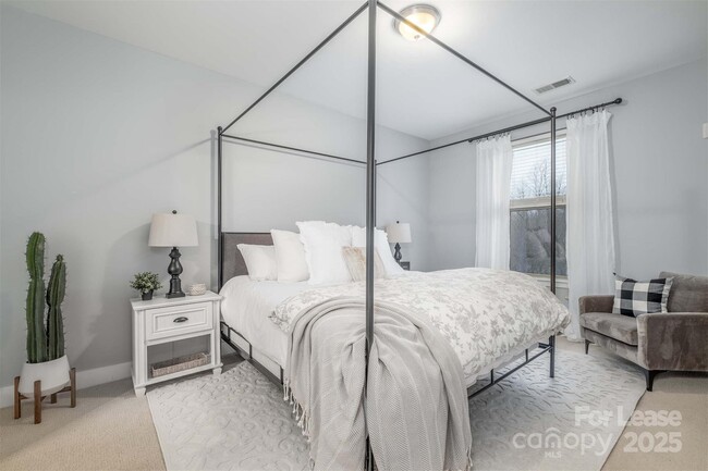 Building Photo - 630 Calvert St