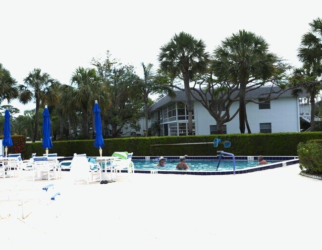 Building Photo - 2929 SE Ocean Blvd