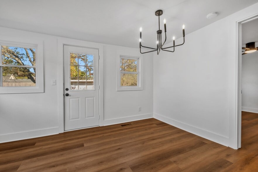 Building Photo - 223 Cumberland Dr