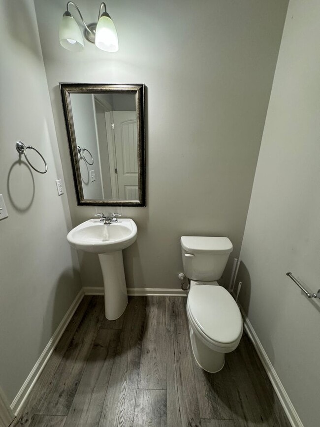 Building Photo - Modern 3/2.5 Townhome in Woodstock- $2,350