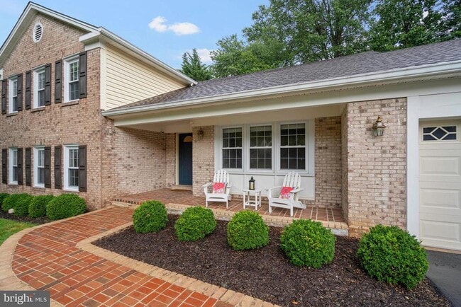 Building Photo - 1719 Larkmeade Dr