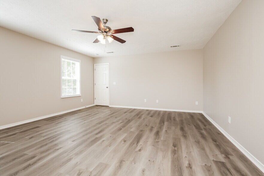 Building Photo - 5625 Dory Dr