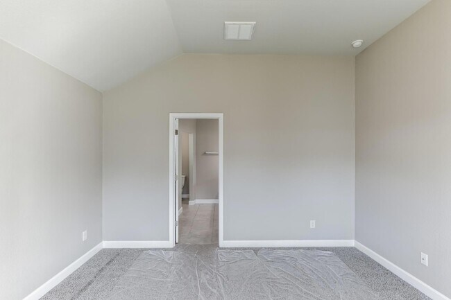 Building Photo - 6044 Urbano Bnd