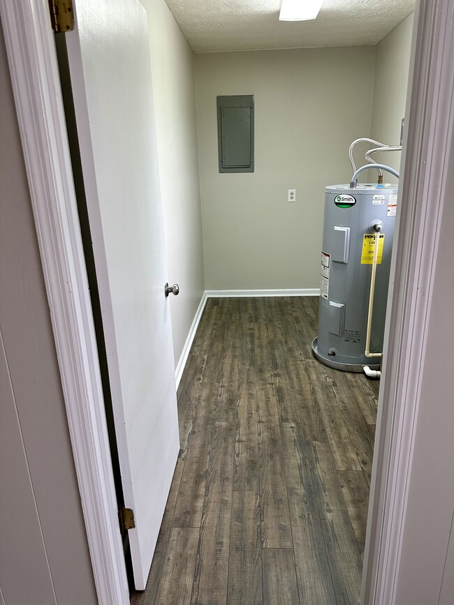 Building Photo - 2075 Harden Chapel Rd