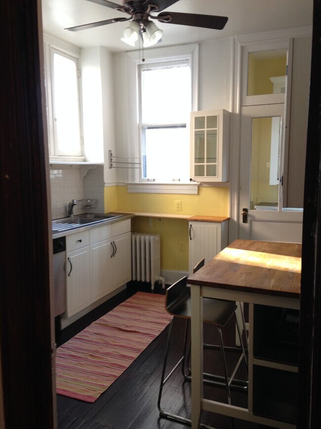 Good sized light filled kitchen - 127 Valentine Ln