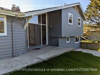 Building Photo - Beautiful 3 bedroom 2 bath home with large...