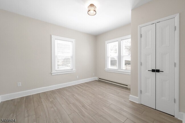 Building Photo - 36 Cortlandt Pl