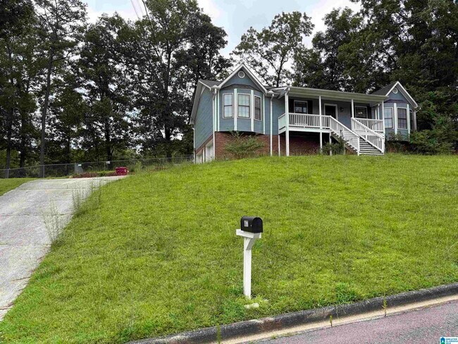 Building Photo - 6877 Briarwood Dr