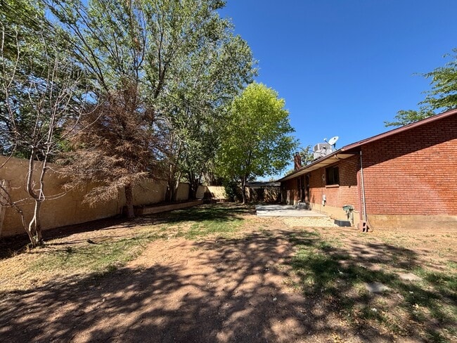 Building Photo - 34 E 350 N