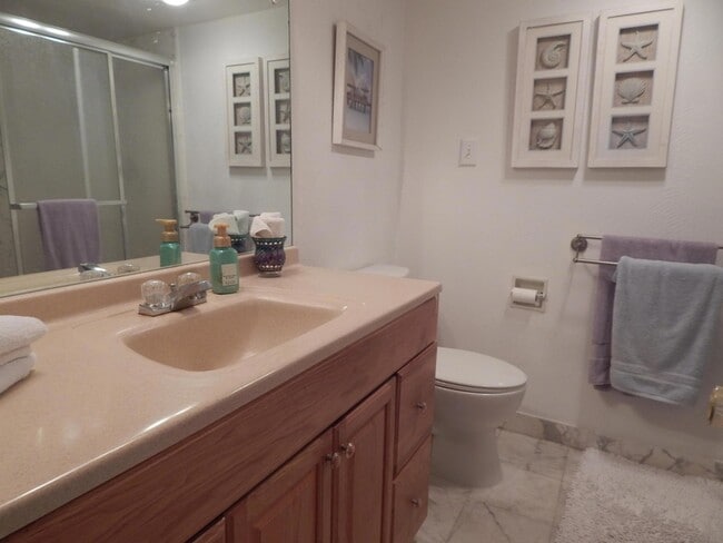 Building Photo - 2829 NE 33rd Ct