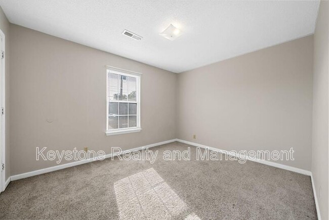 Building Photo - 3280 Tower Dr