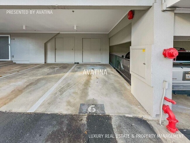 Building Photo - 1629 Waikahalulu Ln
