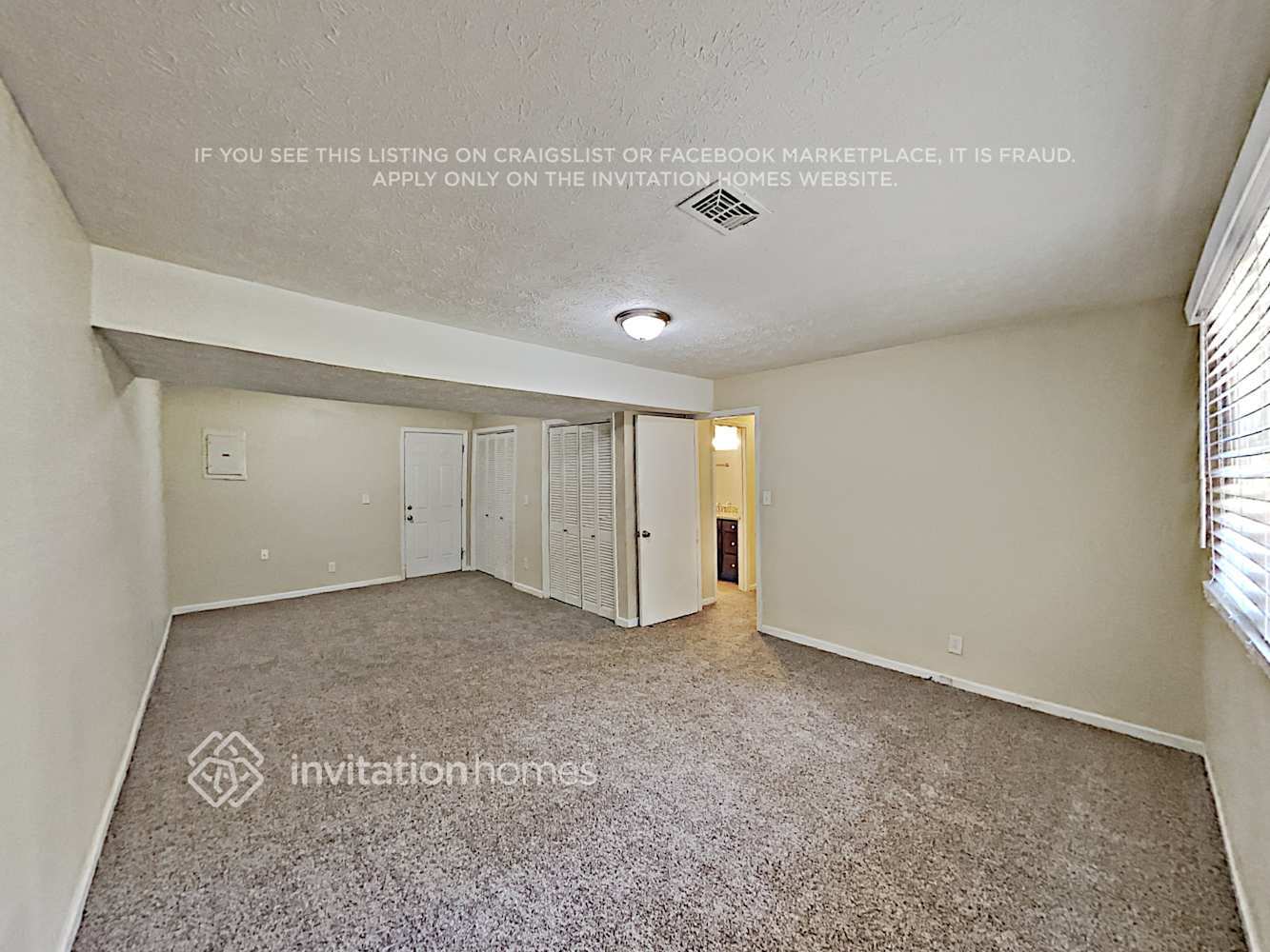 Building Photo - 2462 Lakewood Dr NW