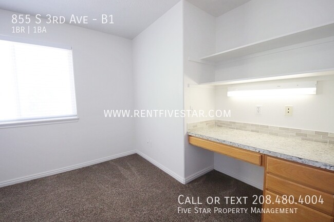 Building Photo - 855 S 3rd Ave