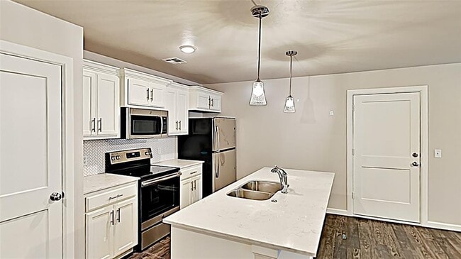 Building Photo - 5000 Avion Ct