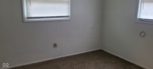 Building Photo - 10139 Chris Dr