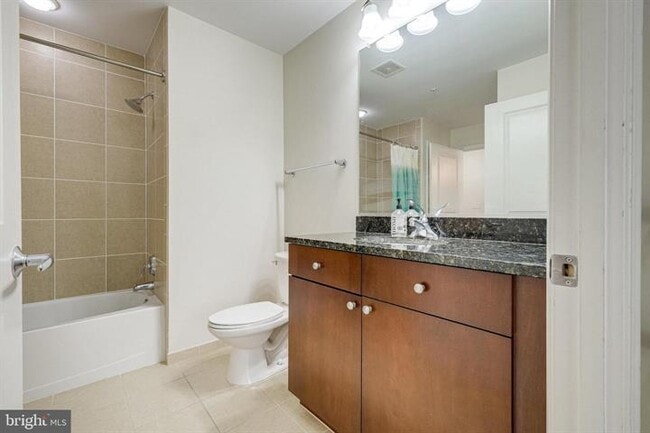 Building Photo - 155 Potomac Passage