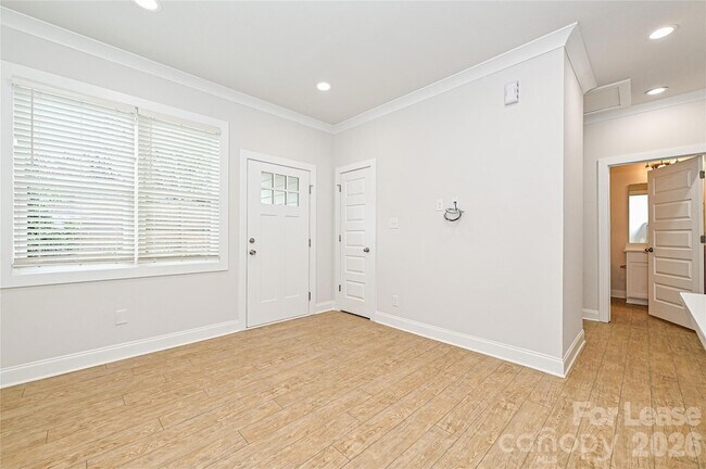 Building Photo - 1714 Club Rd