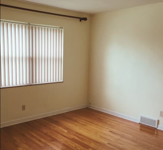 Building Photo - 3700 January Ave