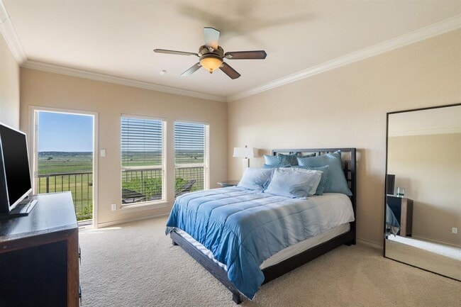 Building Photo - 970 Parkview Dr