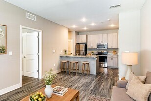 Building Photo - 5620 NE 80th Ter