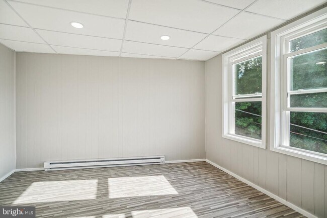Building Photo - 34 N Nescopec St