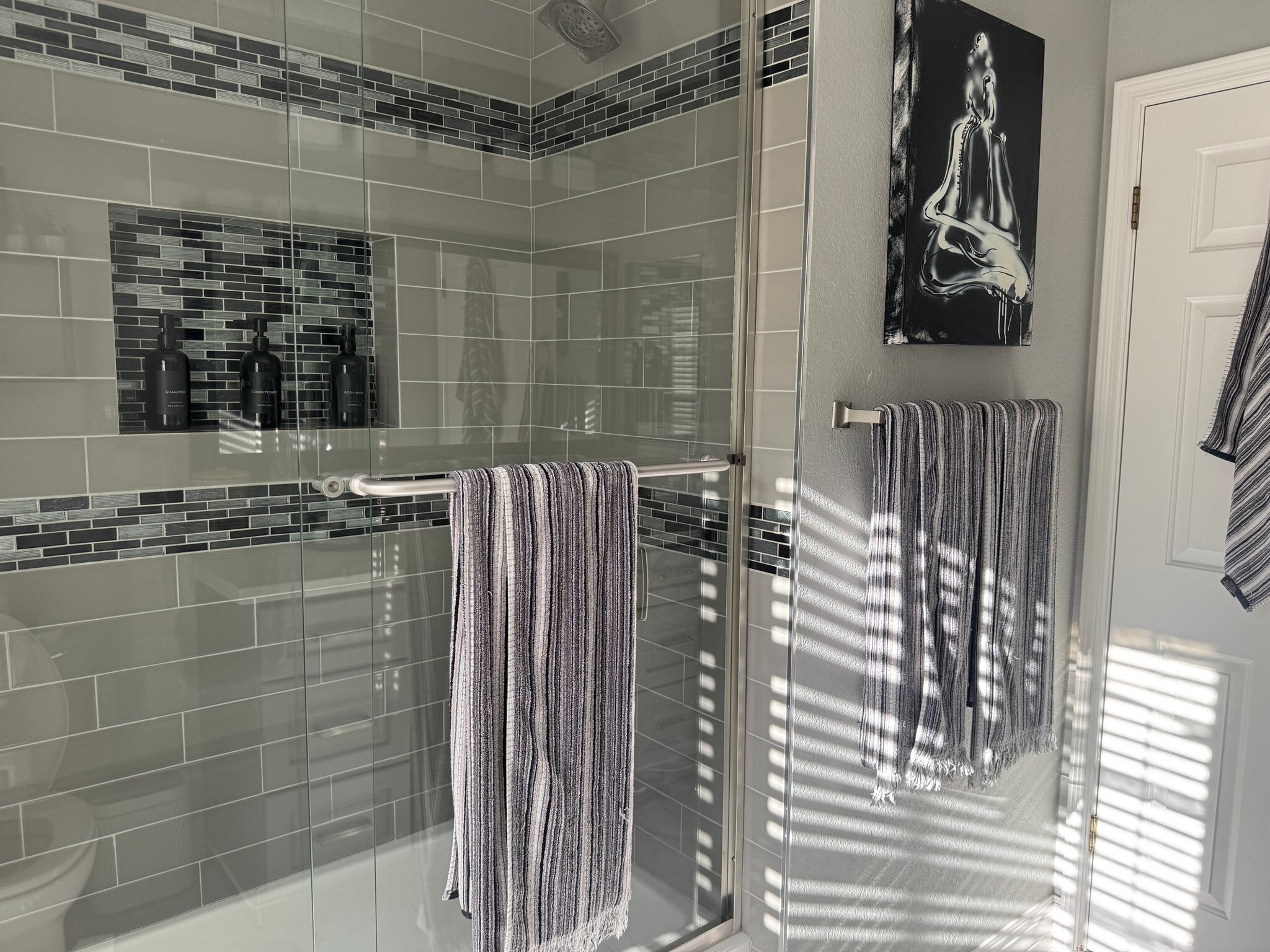 Building Photo - 9015 E Poinsettia Dr