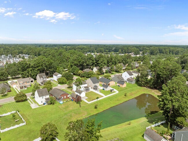 Building Photo - Charming Summerville Rental