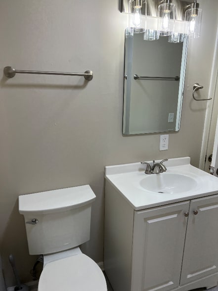 Building Photo - 1334 Ely Rd