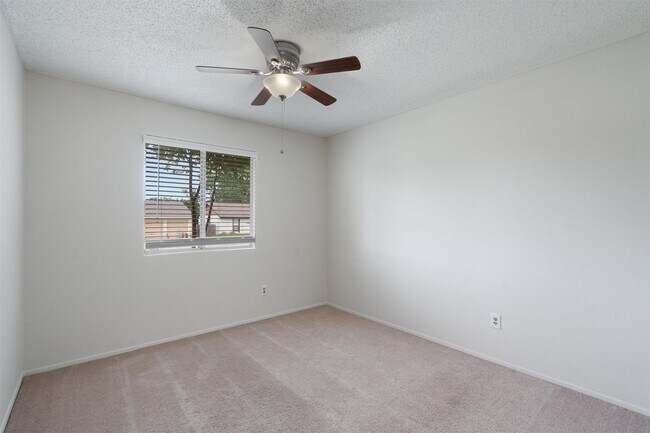Building Photo - 2204 Silver Spur Dr