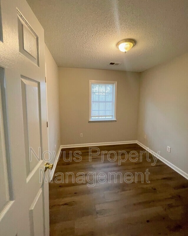 Building Photo - 119 Magnolia St