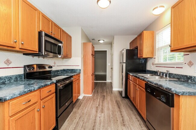 Building Photo - 1105 Brocton Ct