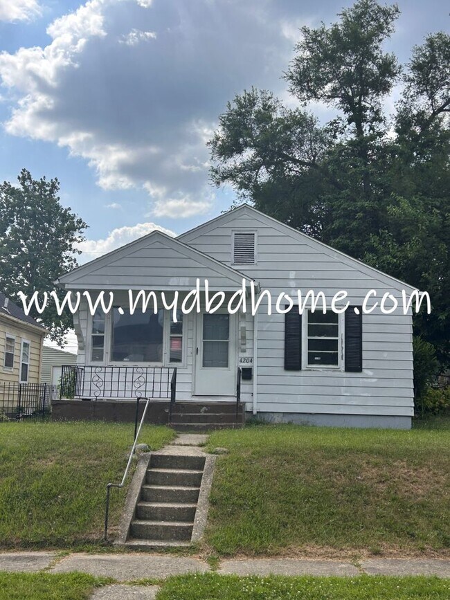 Building Photo - 4204 Robinwood Dr