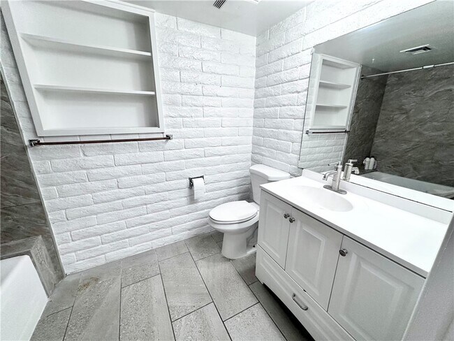 Building Photo - 1470 Riverfront Dr