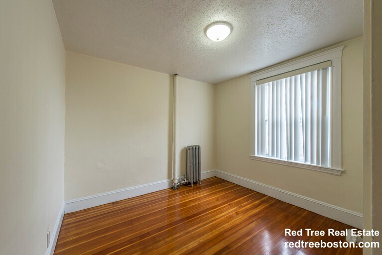 Building Photo - 439 Cambridge St