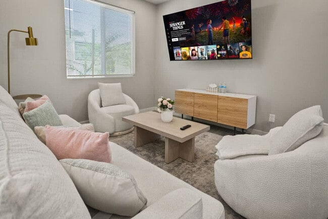 Building Photo - 6606 W Paradise Ln