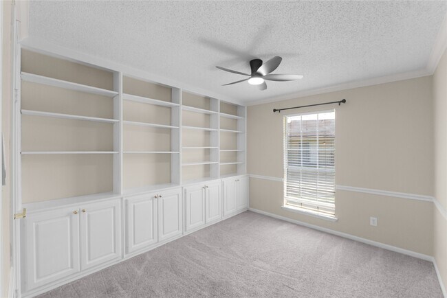 Building Photo - 2120 El Paseo St